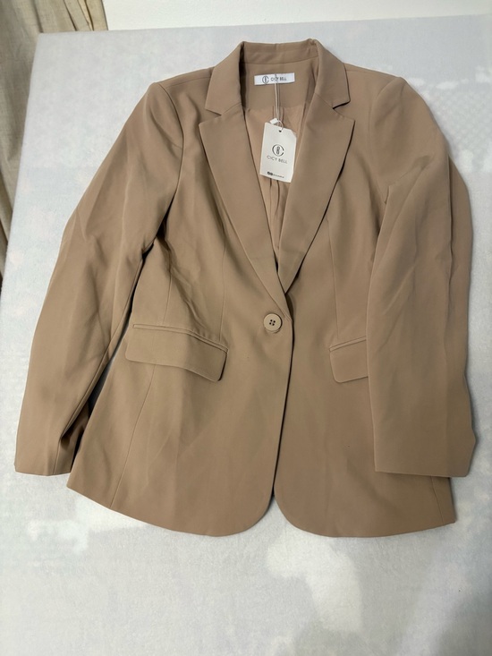 Cicy Bell Jackets & Blazers - Cicy Bell Women's Single-Button Tan Blazer NWT SIZE MEDIUM